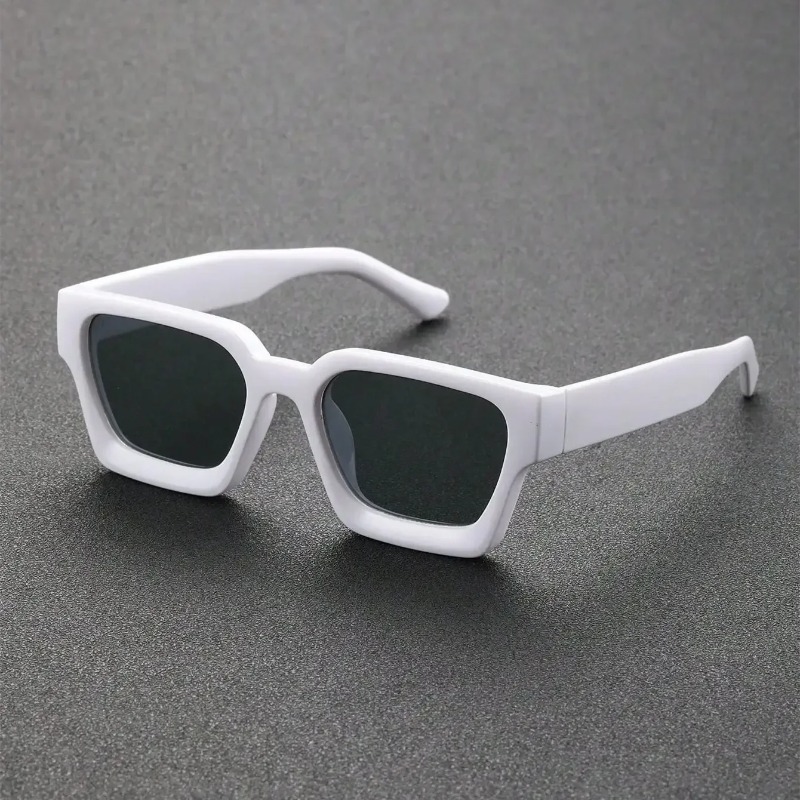 Unisex Plastic Fashion Square  - مراجعة Street Fashion Glasses وسعره