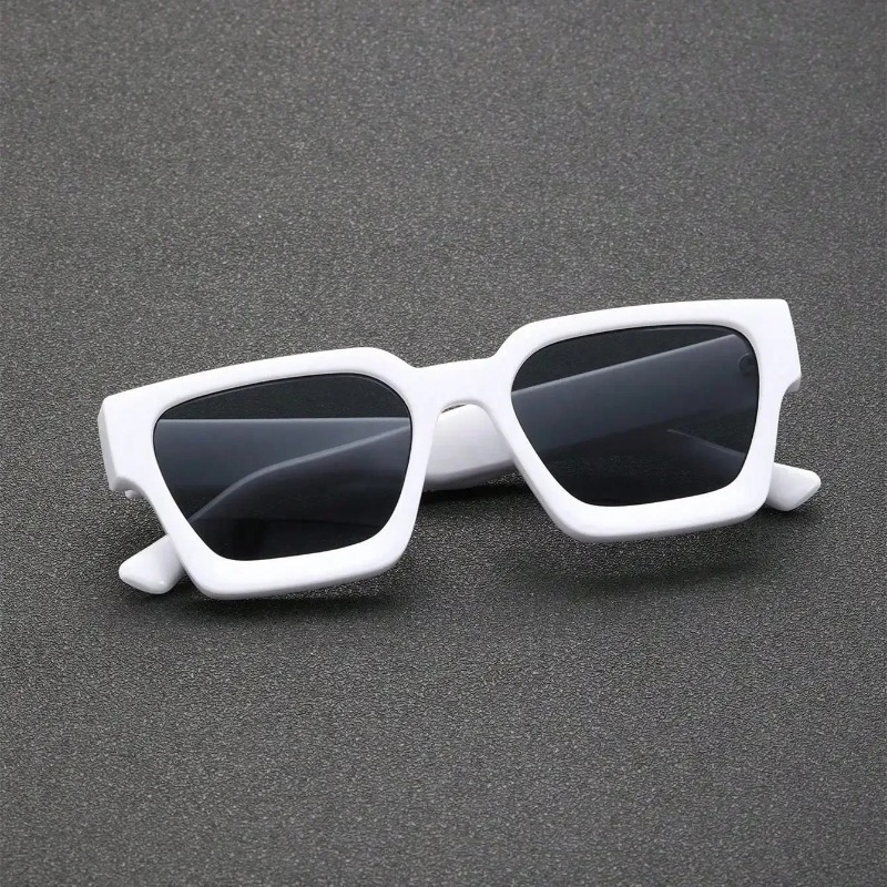 Unisex Plastic Fashion Square  - مراجعة Street Fashion Glasses وسعره
