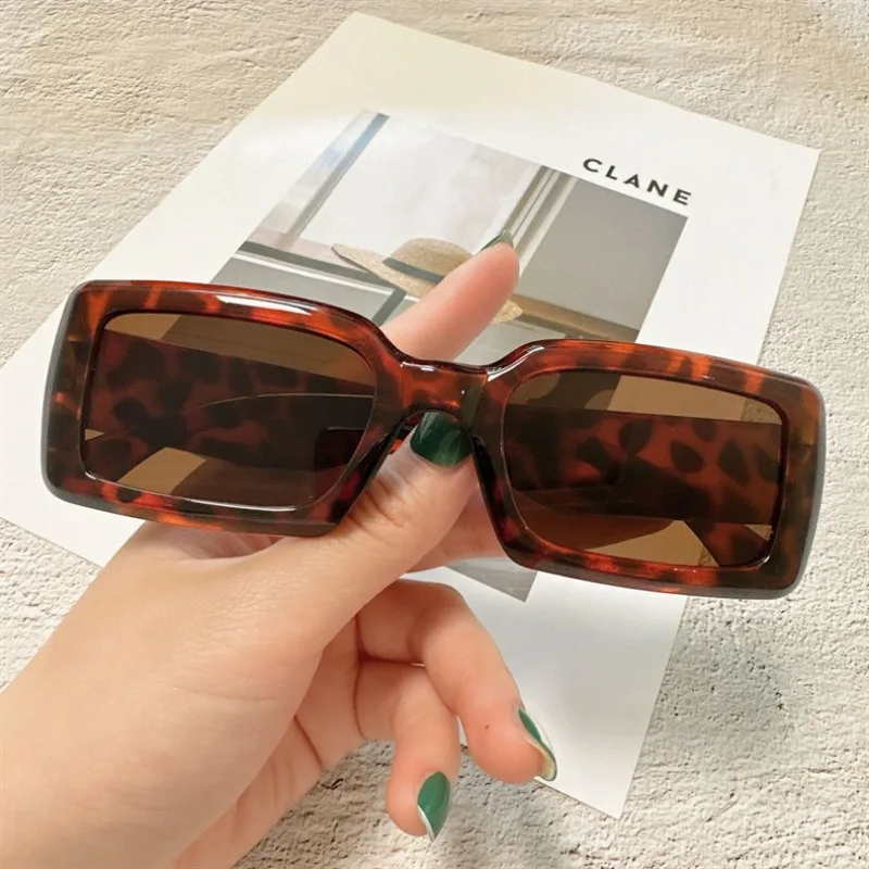 New Rectangular Women's Sungla - مراجعة Street Fashion Photo وسعره